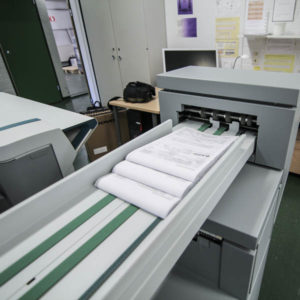 Océ TDS700 MFP plotter (printing, folding, scanning)